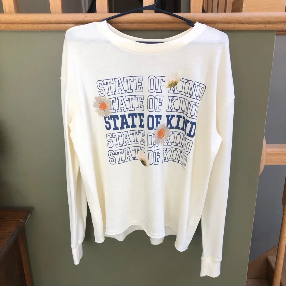 NWT ladies Doe State of Kind cream/ blue long sleeve w/embroidery top. Sz XL - Picture 1 of 5